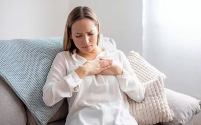 Phải làm gì khi có cơn đánh trống ngực?