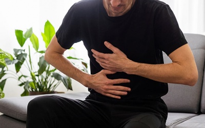 Đầy bụng, khó tiêu kéo dài có phải sỏi mật không?