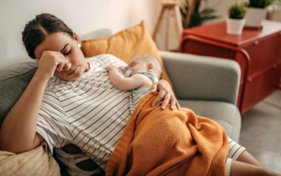 Đừng bắt bản thân mạnh mẽ khi lần đầu làm mẹ