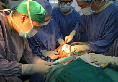 Phẫu thuật xuyên đêm cứu sống nam sinh bị thanh sắt đâm xuyên mặt