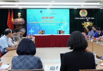 Chung tay chăm sóc, bảo vệ và nâng cao sức khỏe nhân dân