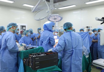 Cột mốc mới nâng tầm phẫu thuật thay khớp tại Việt Nam