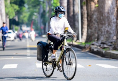 Nhiều nơi trên cả nước nắng nóng như đổ lửa, chưa có dấu hiệu hạ nhiệt