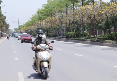 Bắc Bộ và Nam Bộ ngày oi nóng, về đêm có mưa dông 