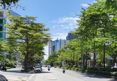 Bắc và Trung Bộ nắng gắt, Nam Bộ mưa dông
