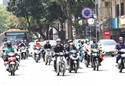 Nắng nóng bao trùm Bắc Bộ và Trung Bộ, có nơi trên 39 độ 