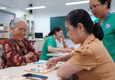 Xây dựng mô hình chăm sóc người cao tuổi để thích ứng già hóa dân số
