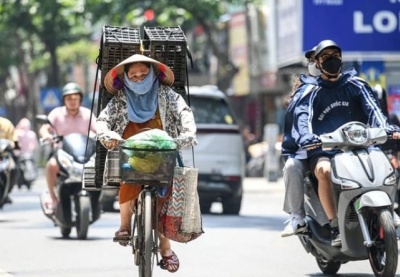 Vùng núi Bắc Bộ và Quảng Ninh có mưa rào và dông, Trung bộ nắng nóng
