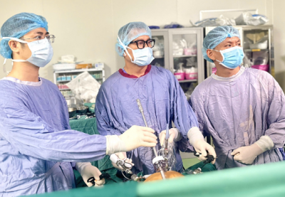 Suýt mất mạng vì vỡ thực quản sau uống rượu và nôn dữ dội