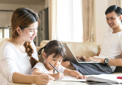 Vì sao nhiều cha mẹ yêu con vẫn rơi vào cách nuôi dạy quá kiểm soát?