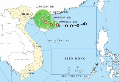 Áp thấp nhiệt đới trên Biển Đông, đất liền nhiều nơi mưa lớn