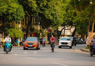 Bắc Bộ ngày nắng, Nam Bộ mưa lớn