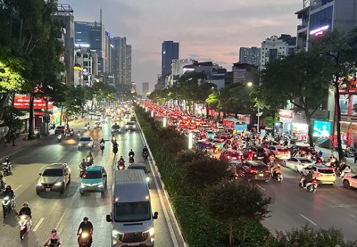 Nhiều vùng trên cả nước đón mưa dông về chiều tối
