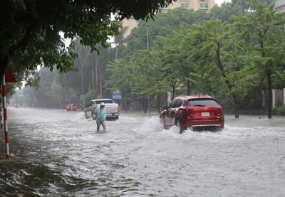 Trung Bộ mưa dồn dập, có nơi trên 300mm