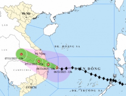 Bão số 13 đổ bộ với sức gió rất mạnh, cảnh báo khu vực nguy hiểm