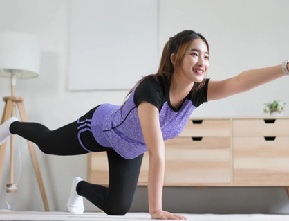 5 động tác giúp các cơ trung tâm khỏe toàn diện không kém tập plank