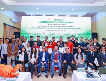 “Tối ưu Hiệu suất và Phục hồi thông qua Dinh dưỡng Thể thao” 