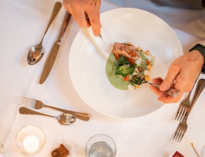 Có nên ăn tối sớm hơn vào mùa Đông?