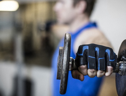 Găng tập tạ có phải phụ kiện cần thiết?