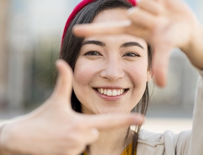 Tử vi thứ Sáu (21/11/2025): Song Tử sẽ trở nên khá thu hút 