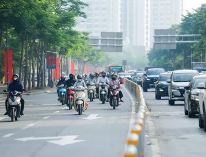 Hà Nội ngày nắng hanh, Trung Bộ vẫn mưa lớn