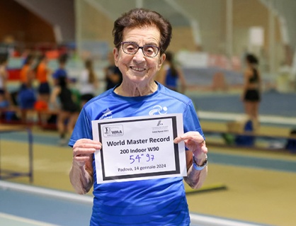 Cụ bà 92 tuổi với sức mạnh cơ bắp thách thức thời gian