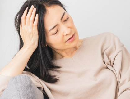 Làm thế nào để giảm rụng tóc trong thời kì mãn kinh?