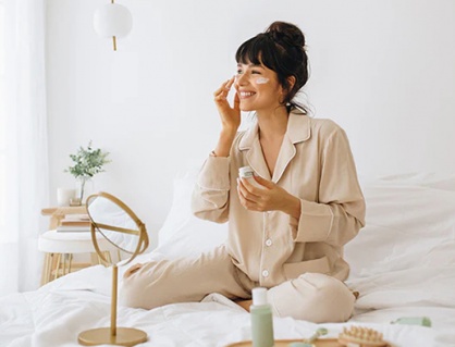 Mách bạn cách giữ da khỏe suốt mùa Đông