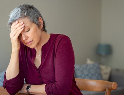 Biện pháp đẩy lùi cơn đau nửa đầu tuổi mãn kinh