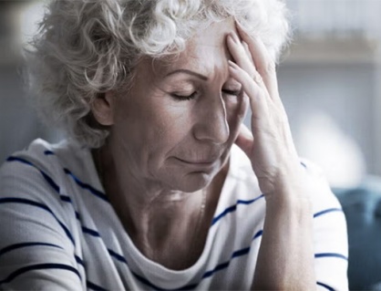 Tại sao một số người lại bị run tay chân sau tai biến?