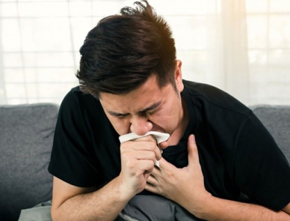 Triệu chứng bệnh viêm phổi mạn tính bạn nên biết