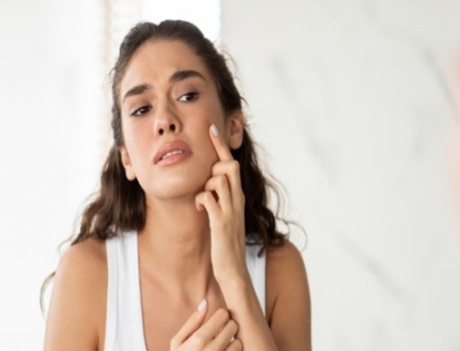 Vì sao da vẫn khô dù đã thoa kem dưỡng ẩm