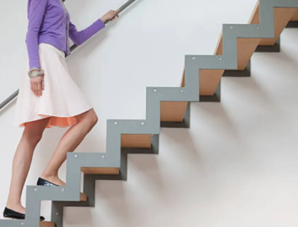 Hụt hơi vì leo cầu thang: Khi nào bình thường, khi nào bất thường?