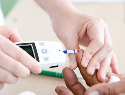 Đái tháo đường: Đường huyết 13mmol/L, HbA1C 8% có sao không?