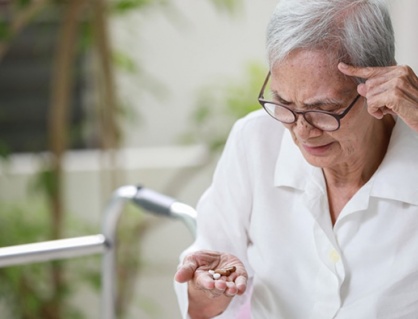 Phát hiện mới hé lộ vai trò của vitamin B12 trong lão hóa