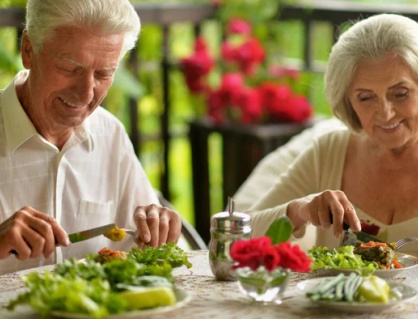 Người bị run tay run chân nên ăn gì và kiêng ăn gì?