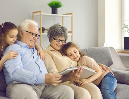 Nuôi dạy cháu giúp não bộ ông bà khỏe mạnh hơn 