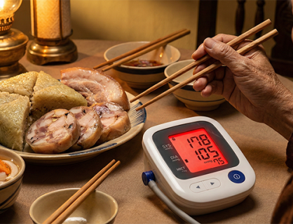 Huyết áp tăng vọt ngày Tết: Nguyên nhân và cách phòng ngừa