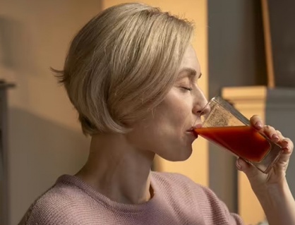 Loại nước ép màu đỏ giúp hạ huyết áp 