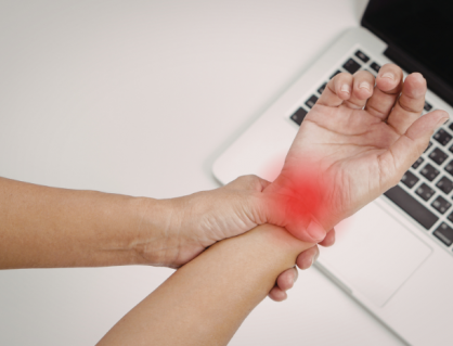 Những điều cần lưu ý để phòng tránh chấn thương cổ tay