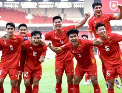 Bóng đá và… mâm cỗ