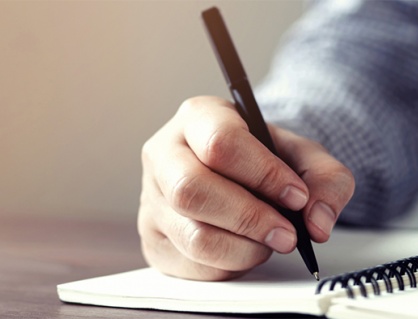 Bị run tay khi cầm bút viết nên đi khám ở đâu?