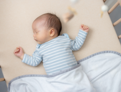 Infographic: Những lầm tưởng về giấc ngủ của trẻ sơ sinh khiến cha mẹ dễ lo lắng