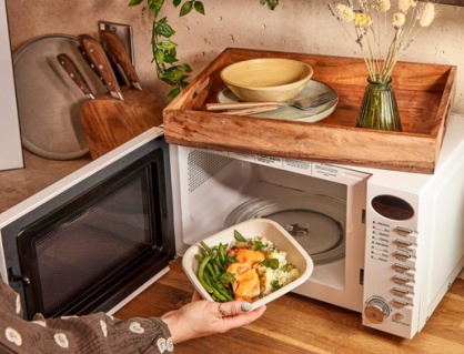 Hâm nóng thức ăn bằng lò vi sóng có gây hại gì không?