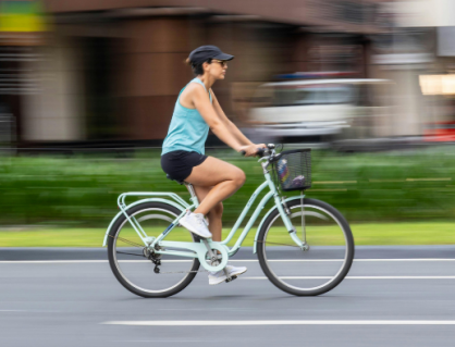 Điều chỉnh tư thế khi đạp xe để bảo vệ lưng và vai