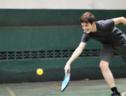 Tại sao chơi Pickleball dễ gây chấn thương dù trông rất đơn giản?