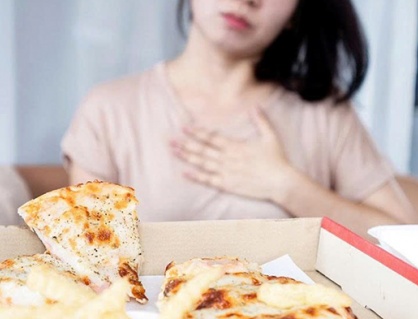 Bữa ăn nhiều dầu mỡ có thể gây đau ngực sau 30 phút - vì sao?
