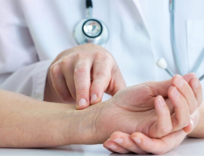 Vì sao nhiều người trẻ không có bệnh tim nhưng vẫn thường xuyên hồi hộp, hụt nhịp? 