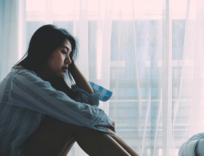 Lo âu: Vì sao càng né tránh càng dễ kiệt sức?
