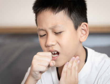 Tại sao trẻ dễ viêm họng do dùng điều hòa và thời tiết thất thường?
